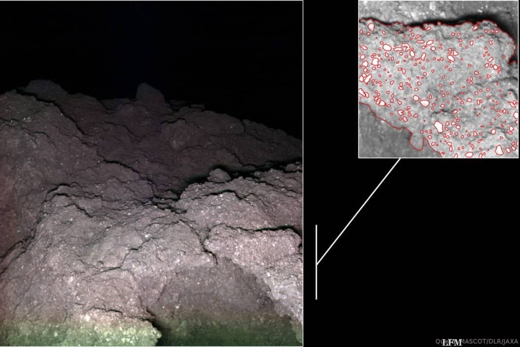 Ryugu bei Nacht, "Blumenkohlfelsen" mit hellen Mineralen: Rechts oben der vergrößerte Ausschnitt des Felssporns rechts unten im großen Bild, der sich etwa 25 Zentimeter vor MASCam befand.