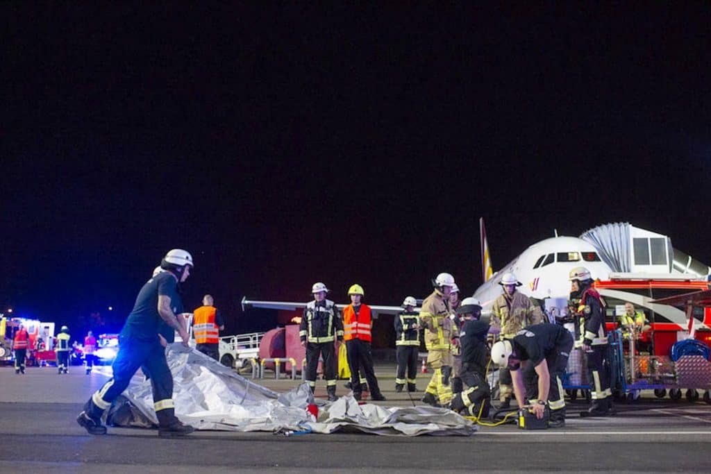 Berlin Airport: Seuchenübung am Flughafen Tegel