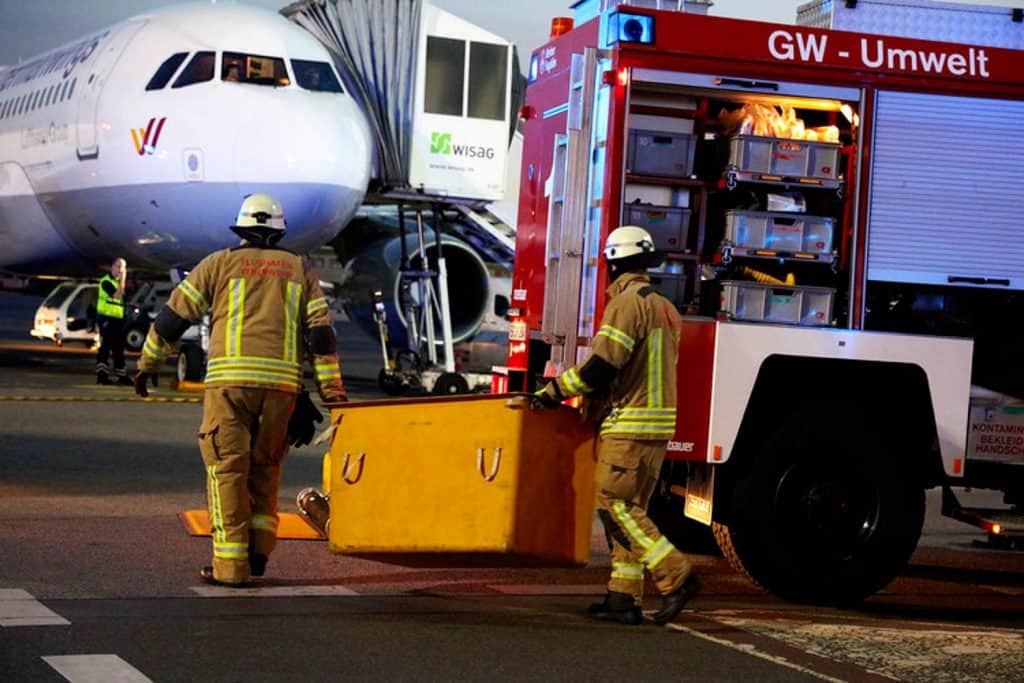 Berlin Airport: Seuchenübung am Flughafen Tegel