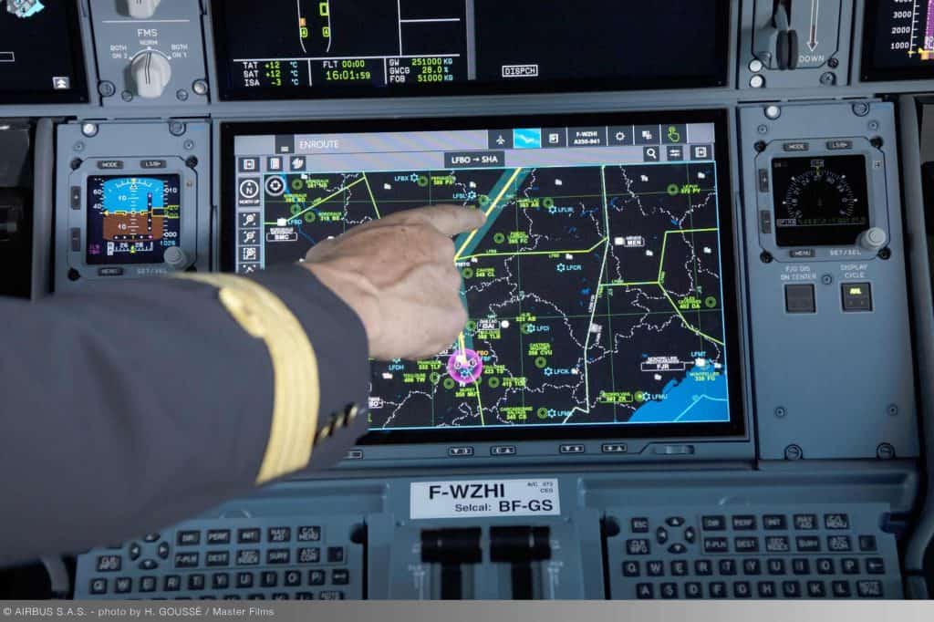 Airbus A350 XWB mit Touchscreen und Glas-Cockpit