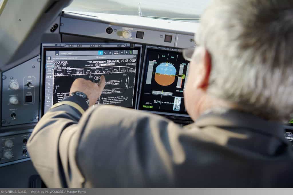 Airbus A350 XWB mit Touchscreen und Glas-Cockpit