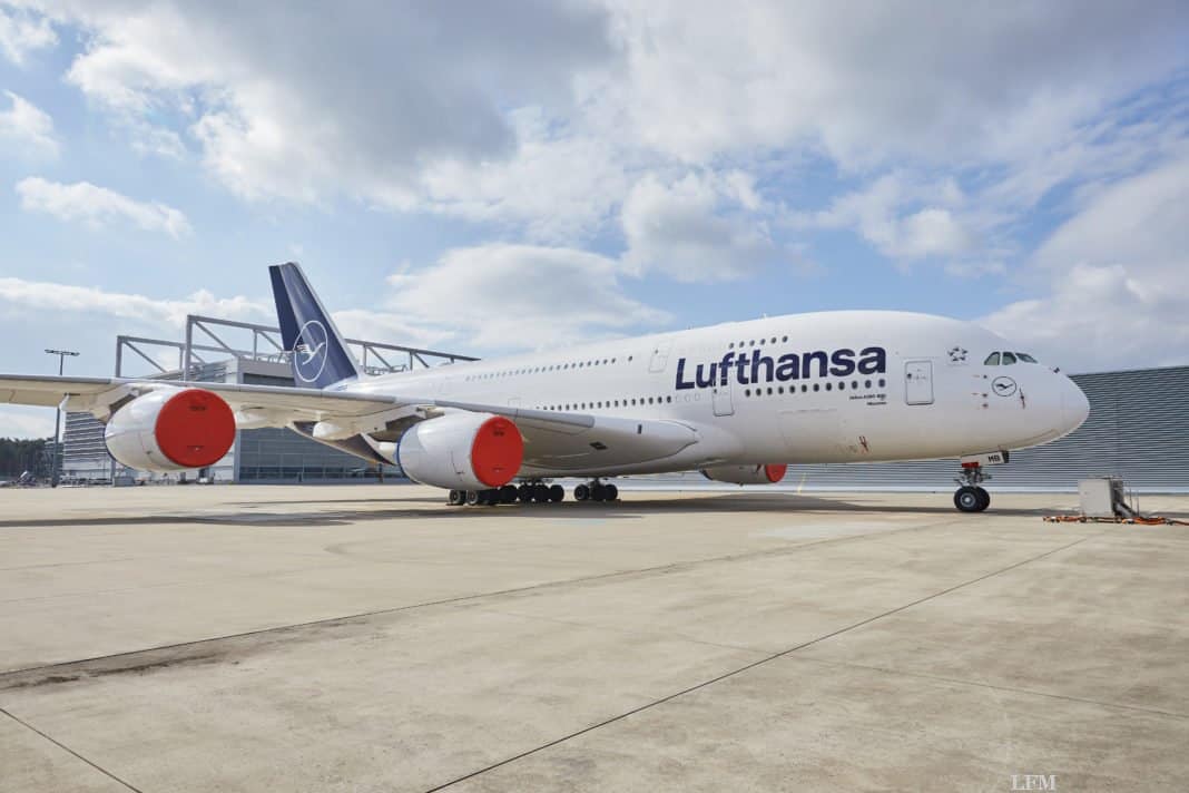 Airbus A380 D-AIMB LHT Frankfurt geparkt mit Engine Cover am Flughafen Frankfurt