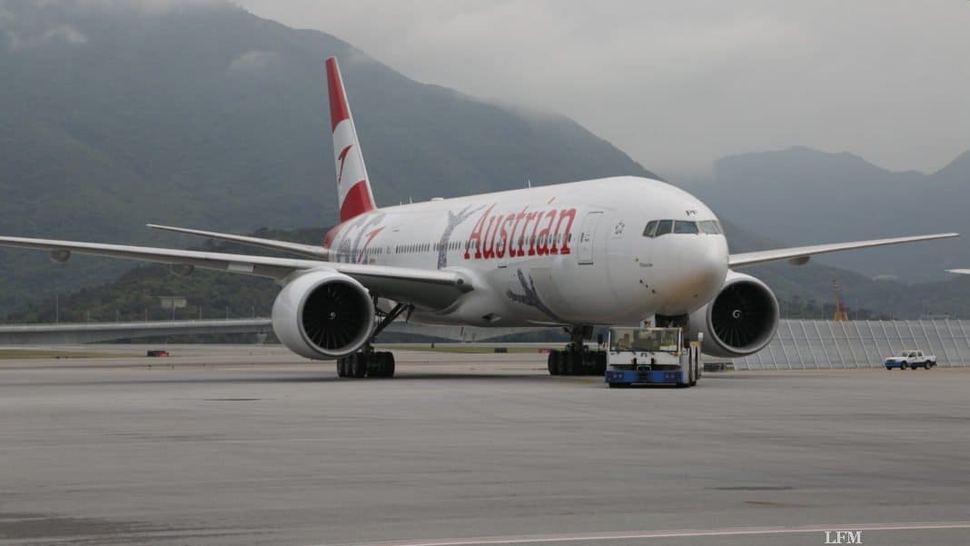 Austrian Airlines B777 OELPF