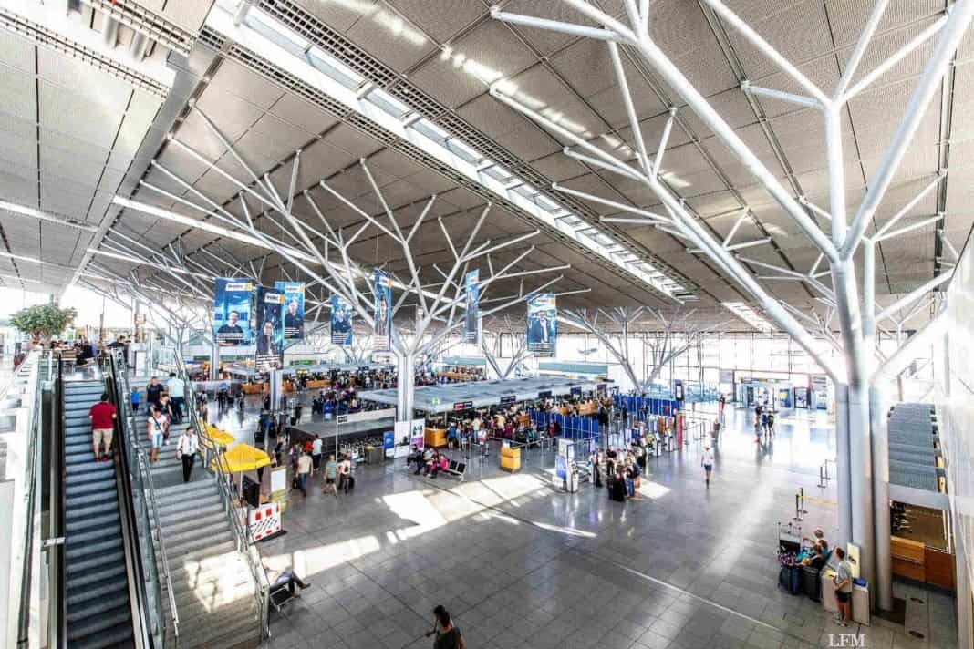 Flughafen Stuttgart bietet wieder Coronatests