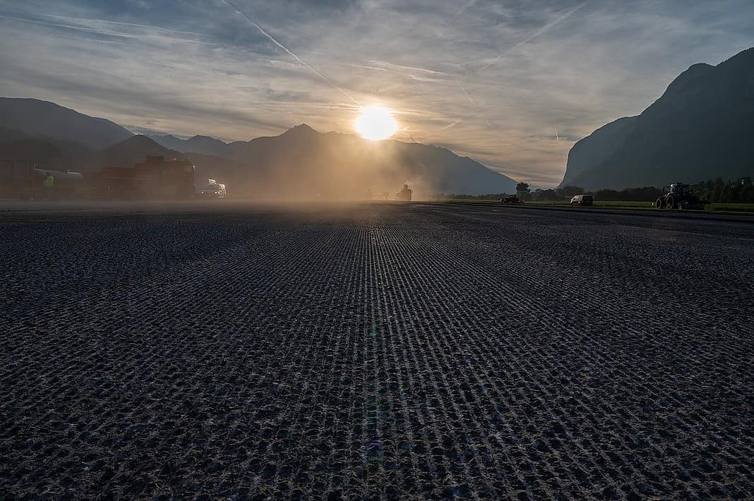 Generalsanierung der Piste am Flughafen Innsbruck