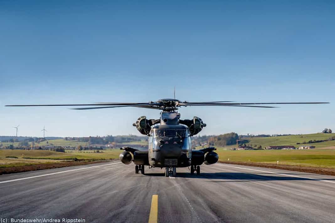 Transporthubschrauber vom Typ CH-53