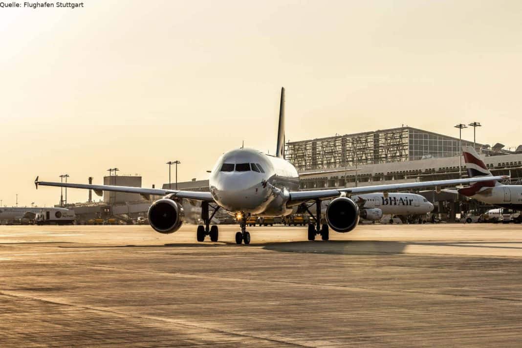 Airliner am Flughafen Stuttgart