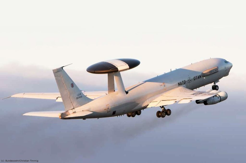 AWACS-Flugzeug der NATO zur luftgestützten Luftraumaufklärung und -überwachung