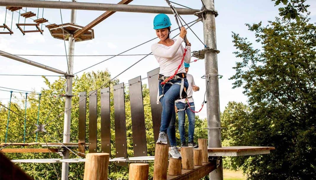 Hochseilgarten im MAC Forum des Münchner Flughafens