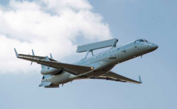 Embraer EMB 145 AEW&C-Flugzeug für die brasilianische Luftwaffe (FAB), das im FAB aufgerüstet und als E-99M bezeichnet wurde.