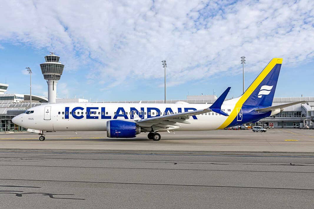 Boeing 737 Max8 TF-ICY von Icelandair - erste Maschine in neuen Farben