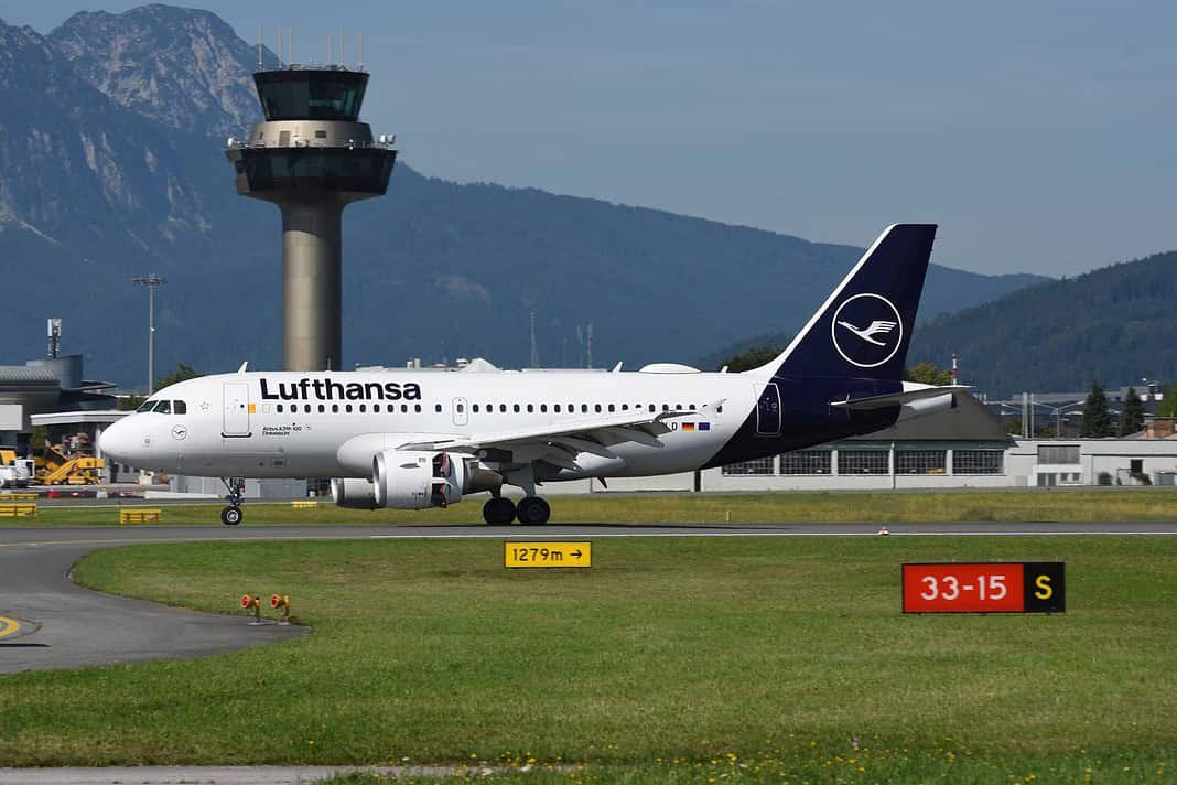 Lufthansa A319 D-AILD-SZG at Salzburg Airport