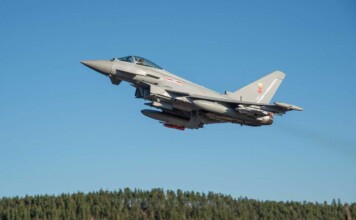 Eurofighter Typhoon, Teil der Test- und Evaluierungsflotte bei BAE Systems in Warton, Großbritannien, nimmt an einem Live-Schießversuch mit SPEAR-Raketen in Vidsel, Schweden, teil.