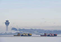 Winter service in freezing rain at Munich Airport.